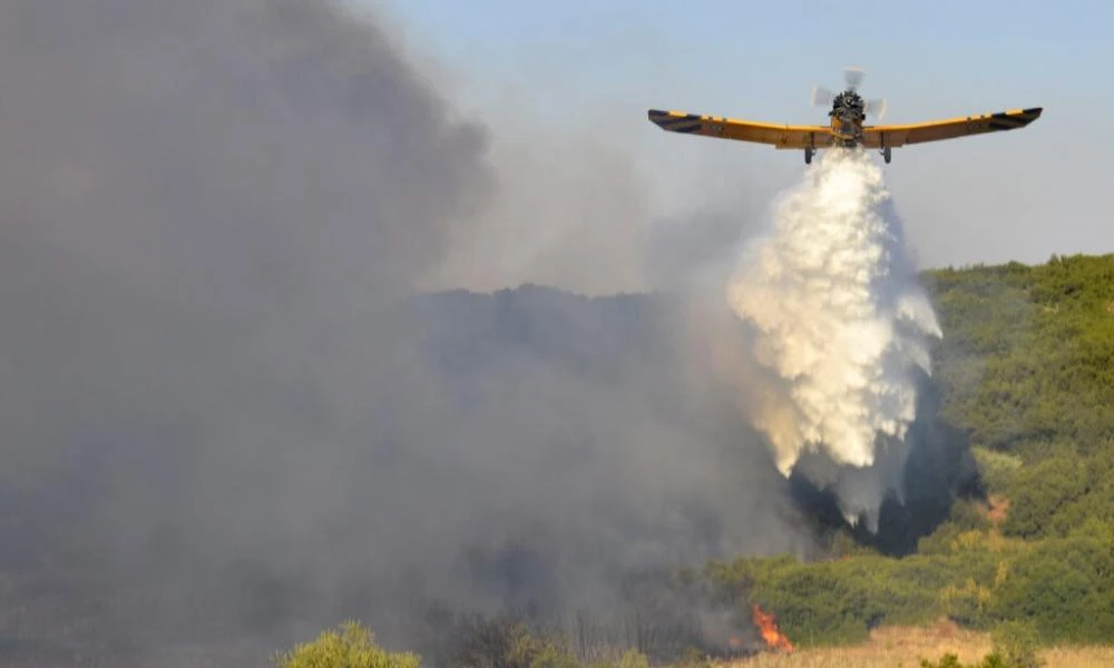 Φωτιά στα Σπάτα: Καίγεται γεωργική έκταση στη Χριστούπολη